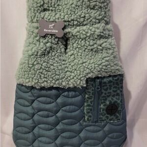 Koolaburra by UGG Carson Reversible Pet Vest, size Large, Balsam  for Dogs